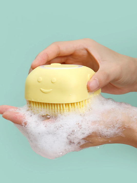 Brosse avec réservoir de mousse
